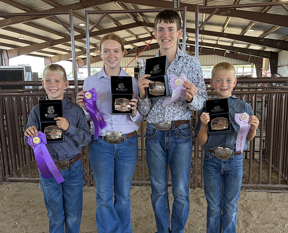 Round Robin Champions: Junior Champion,Blayson Smith; Junior Reserve Champion,Quaid Imler; Senior Champion, Faith Marcy; Senior Reserve Champion, Zach Marcy