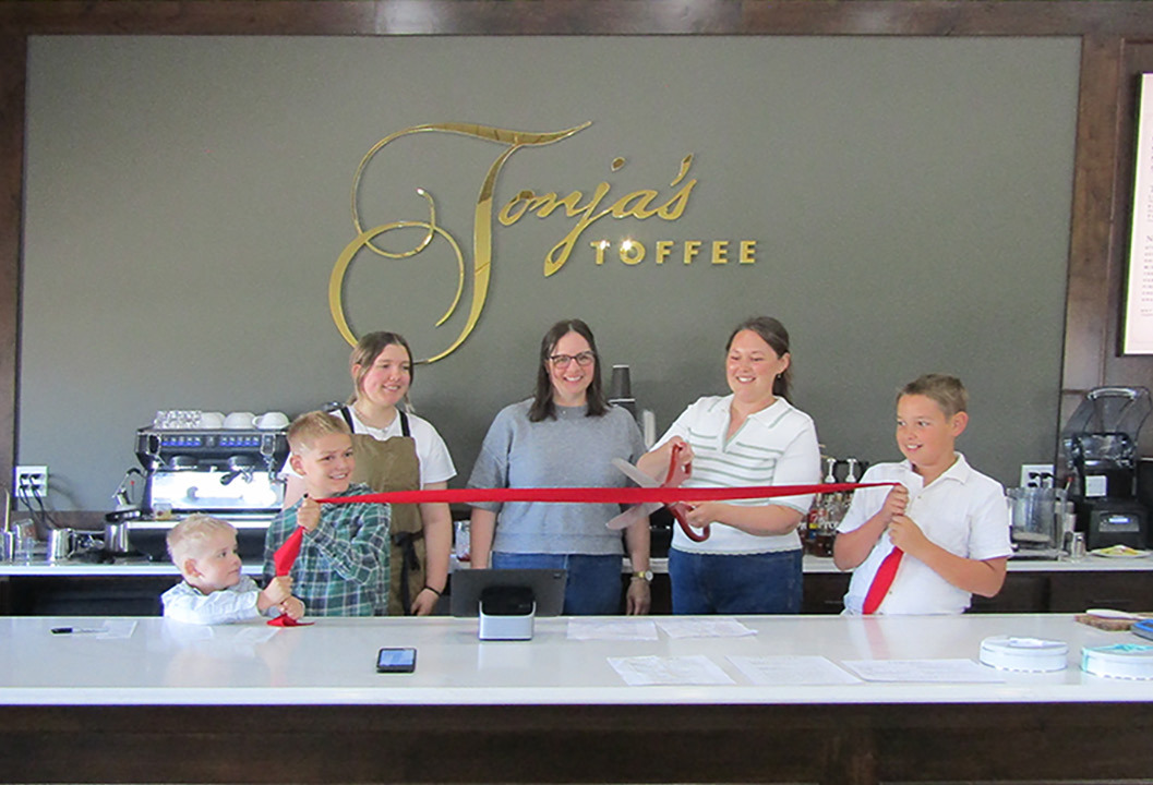 Above (L-R): Ledger Horton, Axel Horton, Hayden Horton, Maegan Berry, Aubrey Horton, Kaladin Horton are all smiles as Aubrey cuts the ribbon.