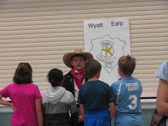 Beau Porter as Wyatt earp