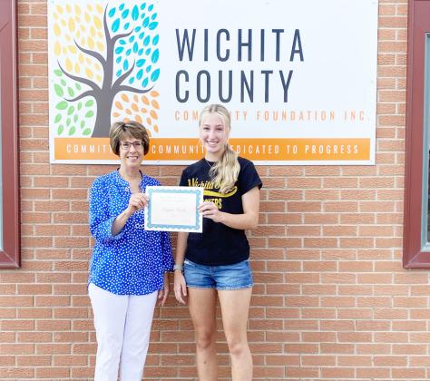 Megan Ricke receives the Herndon Trust Scholarship