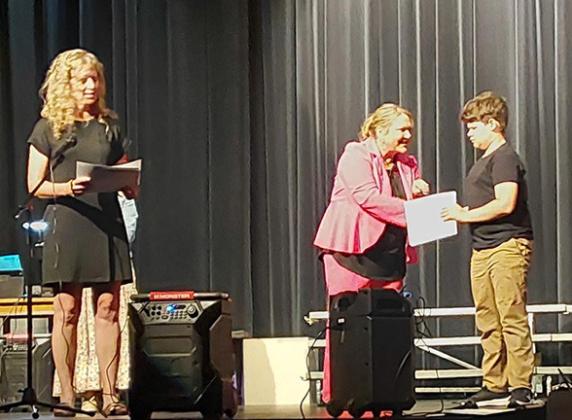 WCES Celebrates 6th Grade Promotion