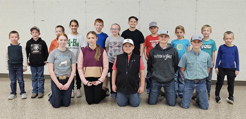 Area 4-H'ers Enroll in Livestock Projects