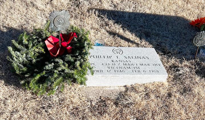 Veterans Graves decorated with wreaths for Christmas
