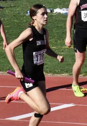 Ciera Hernandez in the 4x400