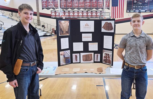 Indians Participate in Youth Entrepreneurship Challenge; Luna Advances to State