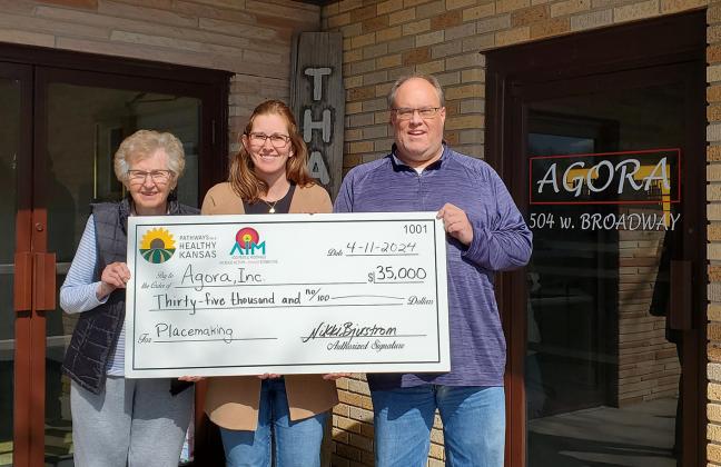 Pathways to a Healthy Kansas Presents Grants to Agora and the City of Leoti