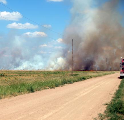 LVFD Battles Wheat Field  Fire in South of County
