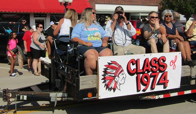 We see you on that Class of 1974 float, Dave! WCNS photographer Dave Breitkreutz takes a picture of our guest photographer taking a picture of him.