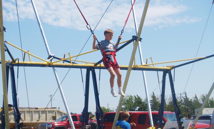 Gravity, shmavity! The bungee bouncee thingee looks like fun.