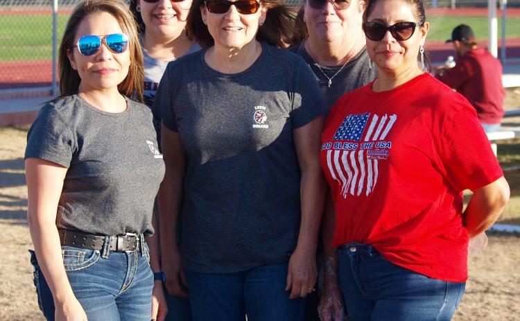 Keeping the hungry under control were (L-R):Elvia Rivas, Xochilt Lopez, Deb Ames, Jan Marcotte, and Rosa Marquez-Krenzel.