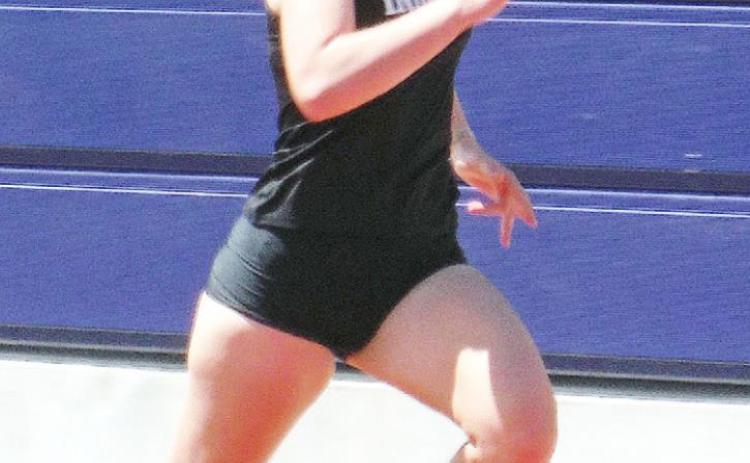Tatiana Chavez runs the 100m.
