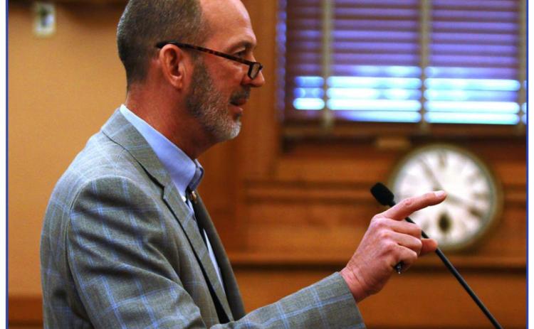 Senate bill would punish Kansas employers for requiring COVID-19 vaccinations